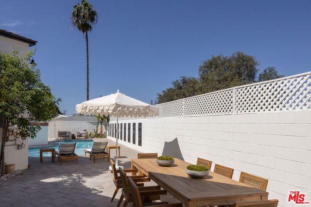 1807 Cochran Place, Los Angeles, CA 90019