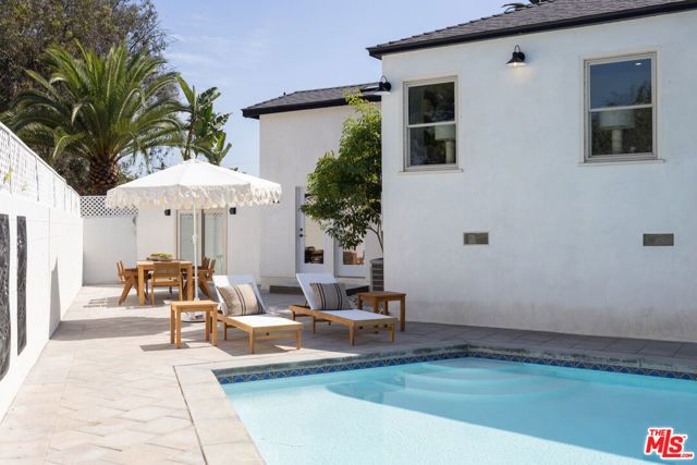 1807 Cochran Place, Los Angeles, CA 90019