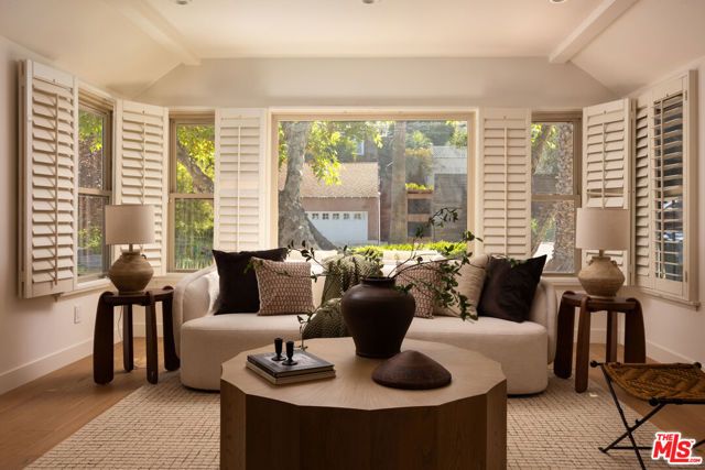 1807 Cochran Place, Los Angeles, CA 90019