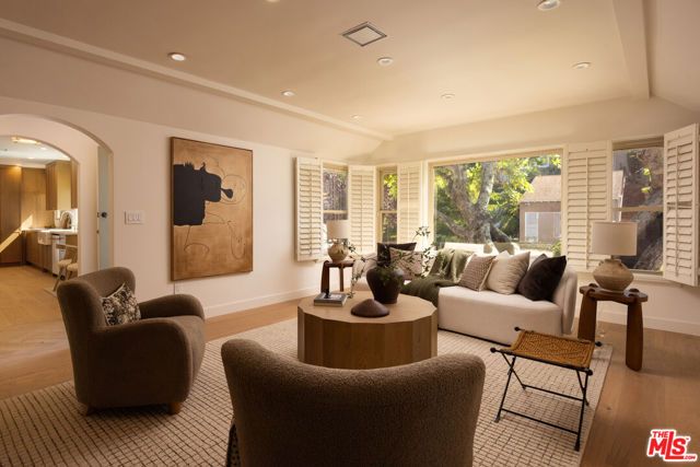 1807 Cochran Place, Los Angeles, CA 90019