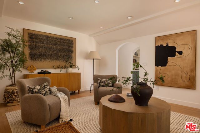 1807 Cochran Place, Los Angeles, CA 90019