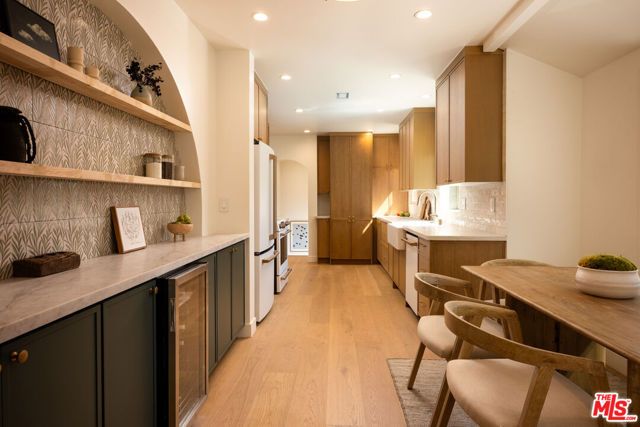 1807 Cochran Place, Los Angeles, CA 90019