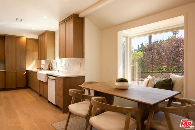 1807 Cochran Place, Los Angeles, CA 90019
