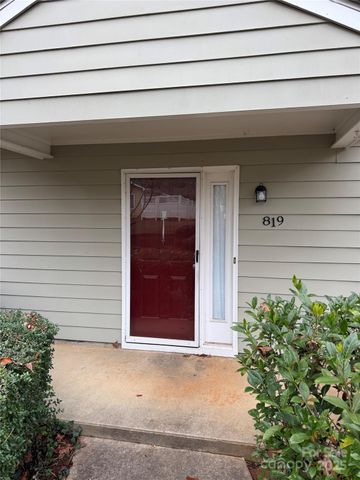819 Sardis Cove Drive, Charlotte, NC 28270