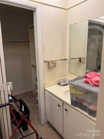 819 Sardis Cove Drive, Charlotte, NC 28270