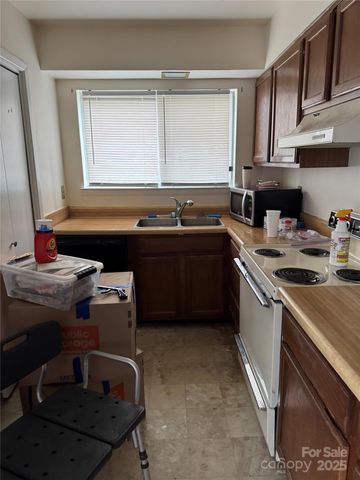 819 Sardis Cove Drive, Charlotte, NC 28270