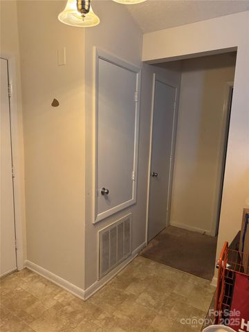 819 Sardis Cove Drive, Charlotte, NC 28270