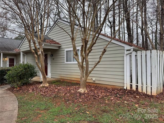 819 Sardis Cove Drive, Charlotte, NC 28270