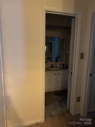 819 Sardis Cove Drive, Charlotte, NC 28270