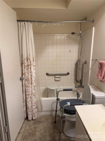 819 Sardis Cove Drive, Charlotte, NC 28270