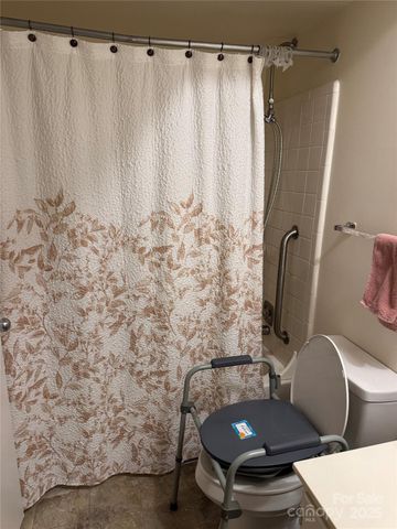 819 Sardis Cove Drive, Charlotte, NC 28270