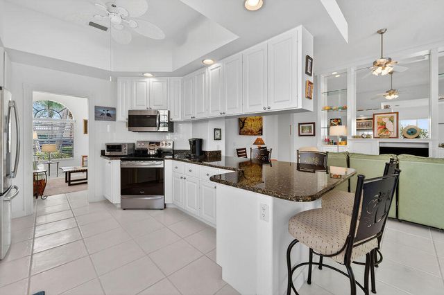 8944 SE Hawks Nest Ct, Hobe Sound, FL 33455