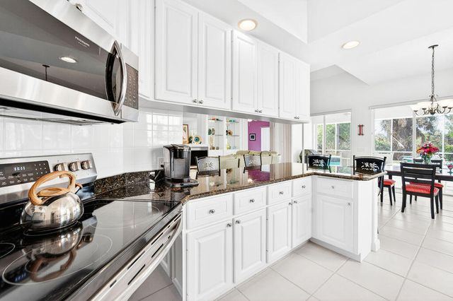 8944 SE Hawks Nest Ct, Hobe Sound, FL 33455