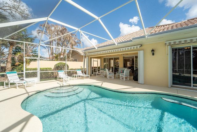 8944 SE Hawks Nest Ct, Hobe Sound, FL 33455