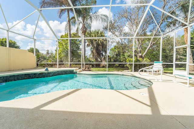 8944 SE Hawks Nest Ct, Hobe Sound, FL 33455