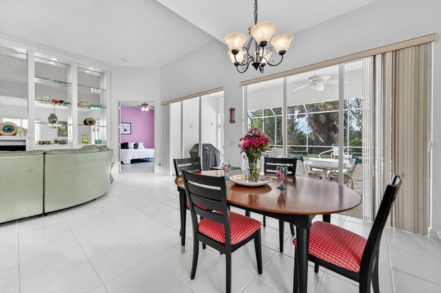 8944 SE Hawks Nest Ct, Hobe Sound, FL 33455