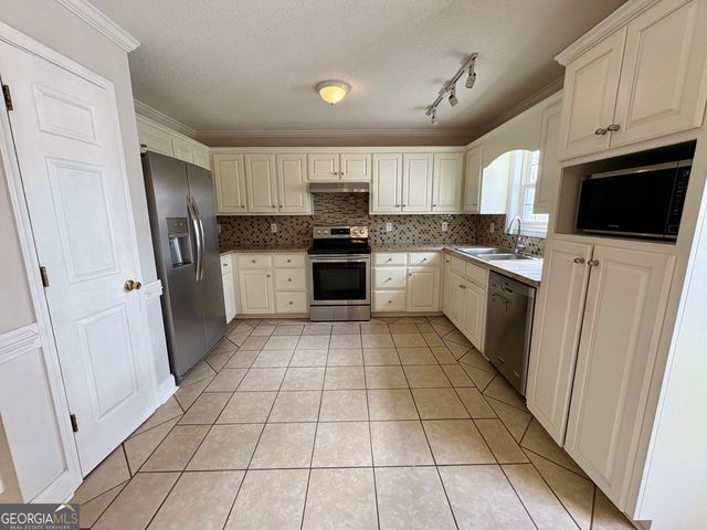 1975 Broad Street, Statham, GA 30666