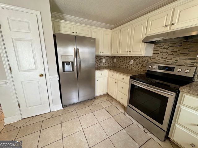 1975 Broad Street, Statham, GA 30666