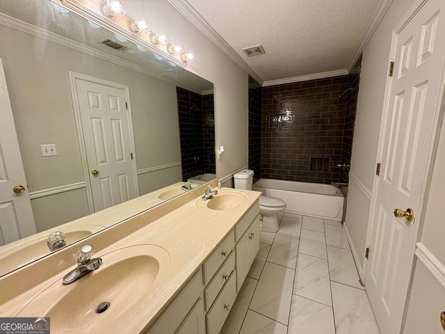 1975 Broad Street, Statham, GA 30666