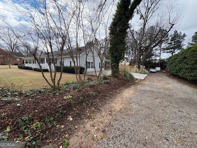 1975 Broad Street, Statham, GA 30666