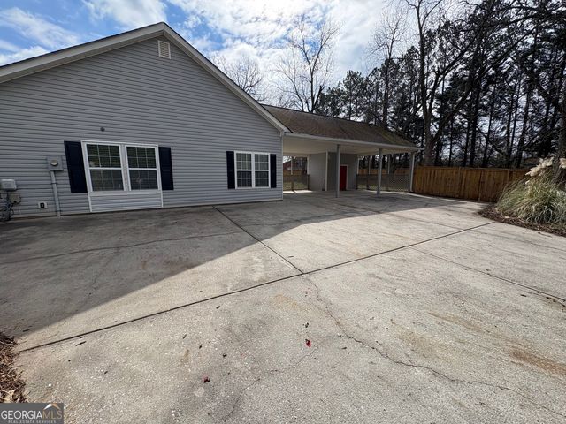 1975 Broad Street, Statham, GA 30666