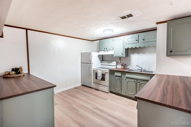 2174 Belloak Drive, Kettering, OH 45440