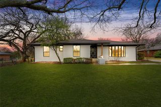 328 E Pleasant Run Road, Desoto, TX 75115