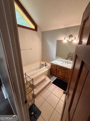 10992 Twelve Oaks Court, Hampton, GA 30228