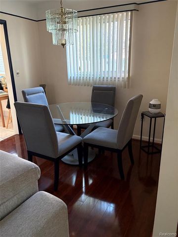 25399 Orchard Grove Street, Southfield, MI 48033