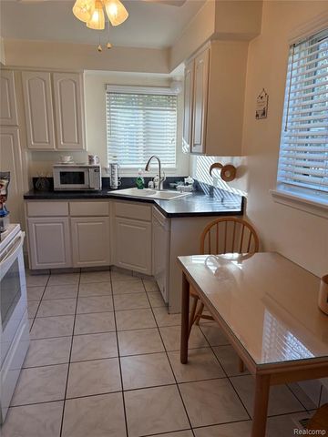 25399 Orchard Grove Street, Southfield, MI 48033