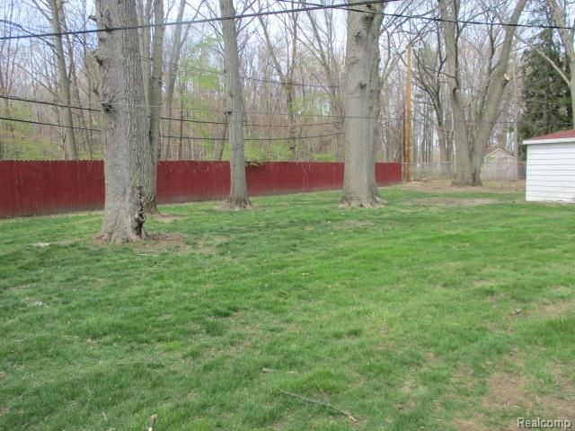 25399 Orchard Grove Street, Southfield, MI 48033