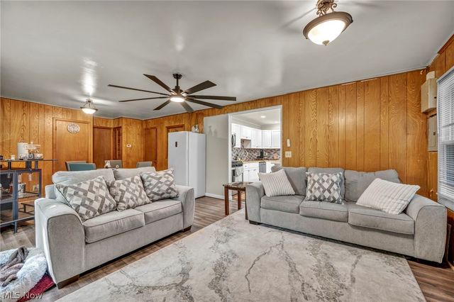 1863 Deerfield Avenue SW, Warren, OH 44485