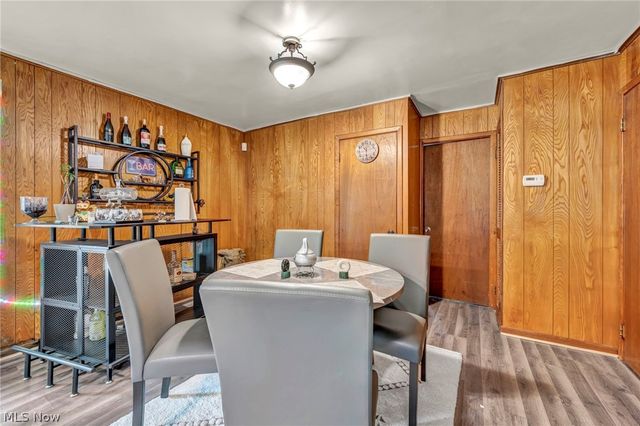 1863 Deerfield Avenue SW, Warren, OH 44485