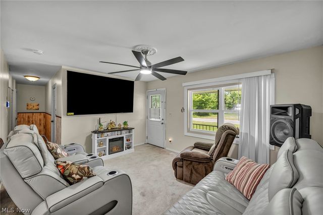 1863 Deerfield Avenue SW, Warren, OH 44485