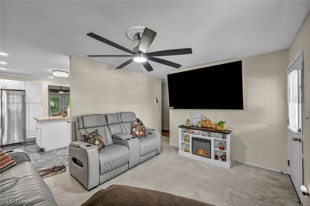 1863 Deerfield Avenue SW, Warren, OH 44485