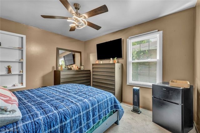 1863 Deerfield Avenue SW, Warren, OH 44485
