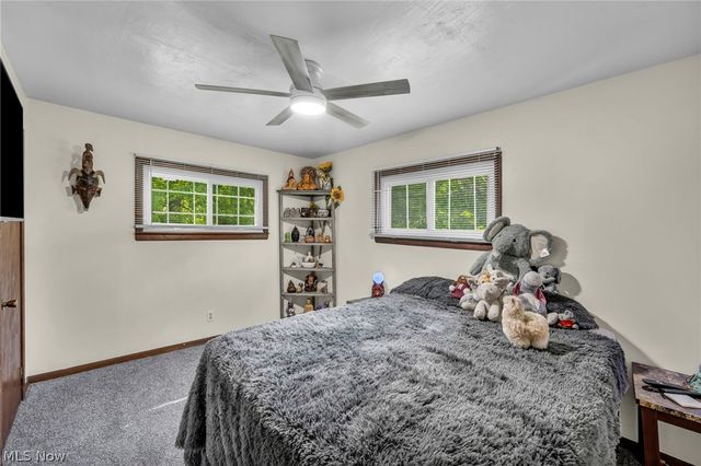 1863 Deerfield Avenue SW, Warren, OH 44485