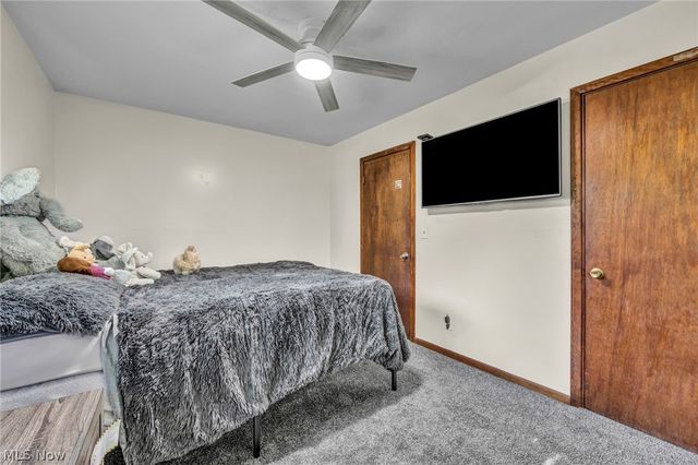 1863 Deerfield Avenue SW, Warren, OH 44485