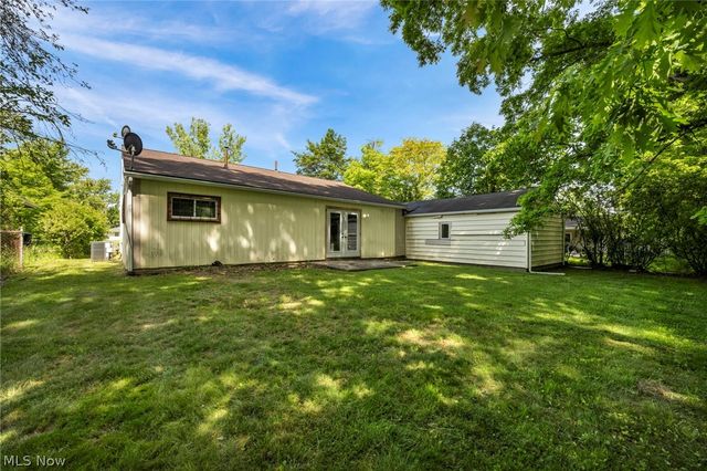 1863 Deerfield Avenue SW, Warren, OH 44485