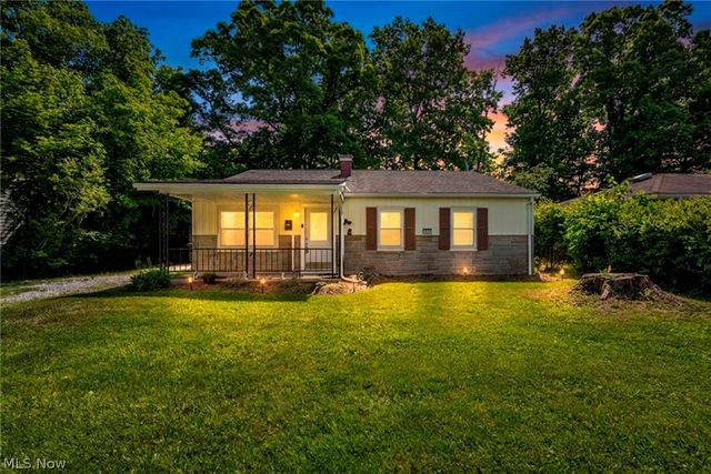 1863 Deerfield Avenue SW, Warren, OH 44485
