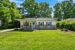 1863 Deerfield Avenue SW, Warren, OH 44485