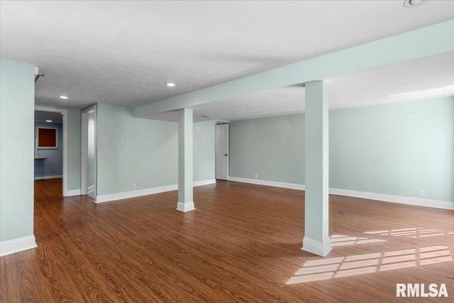 9 Ranger Drive, Springfield, IL 62702