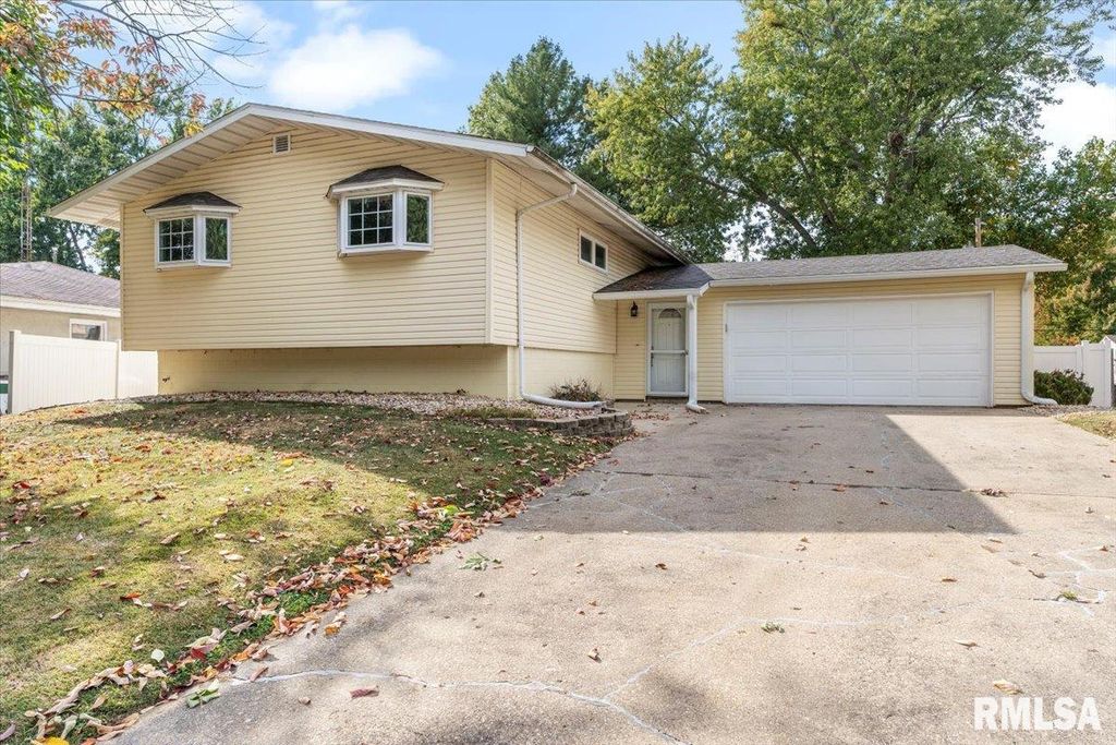 9 Ranger Drive, Springfield, IL 62702