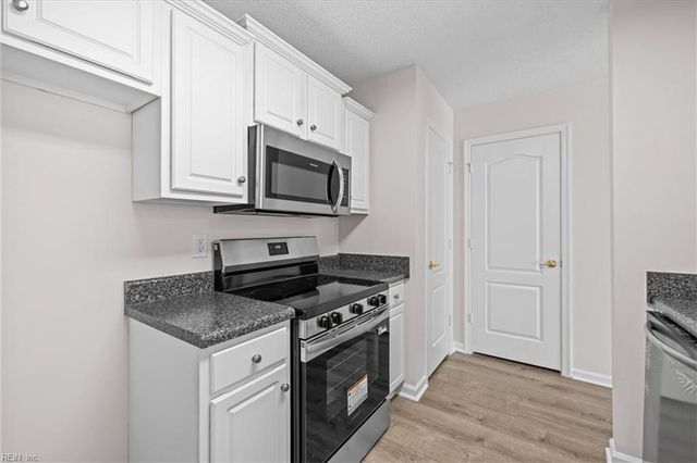 905 Lakeside DR, Suffolk, VA 23435