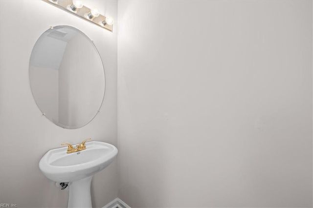 905 Lakeside DR, Suffolk, VA 23435