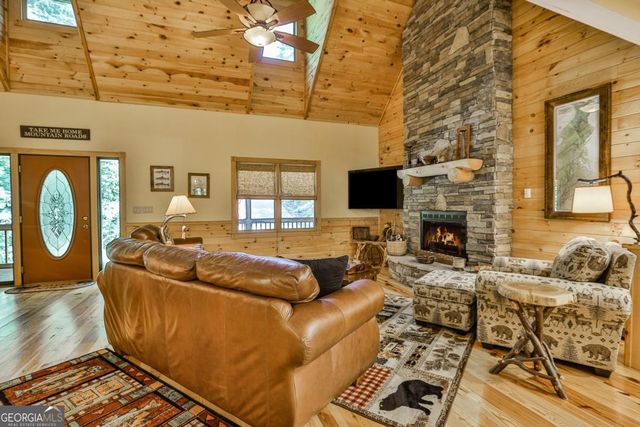 40 Graham Court, Ellijay, GA 30540