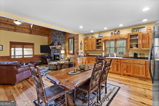 40 Graham Court, Ellijay, GA 30540