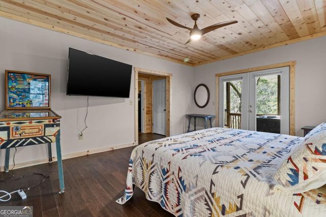 40 Graham Court, Ellijay, GA 30540