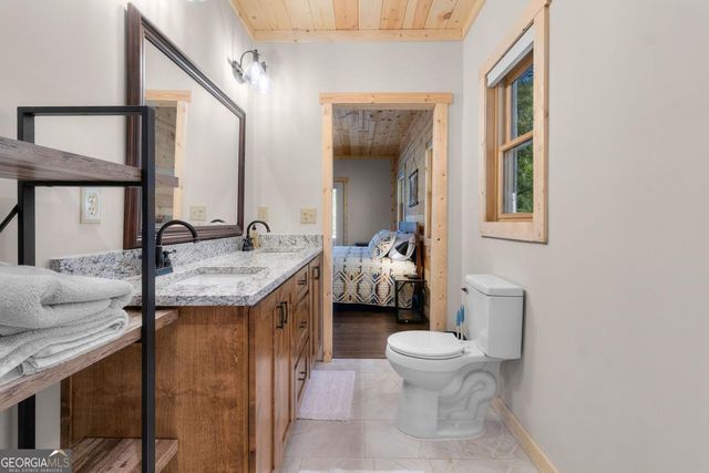40 Graham Court, Ellijay, GA 30540
