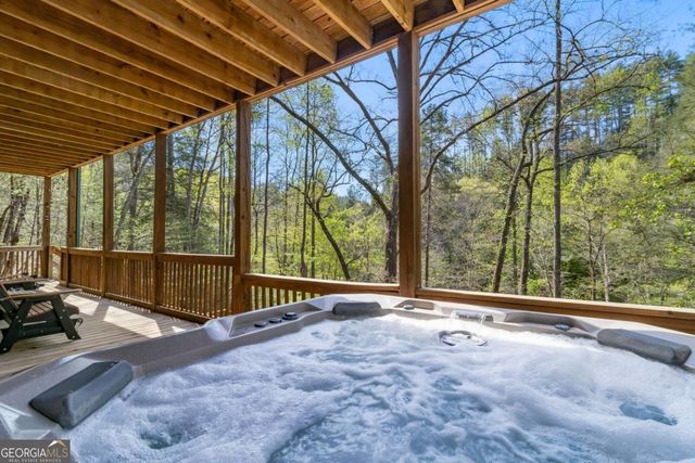 40 Graham Court, Ellijay, GA 30540